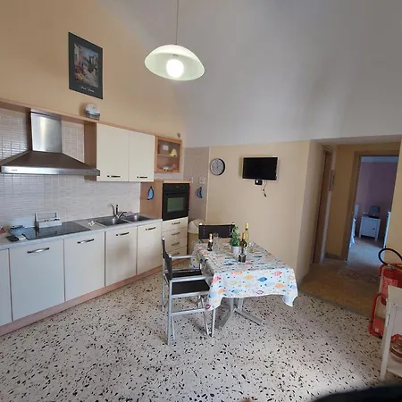 Lella's House